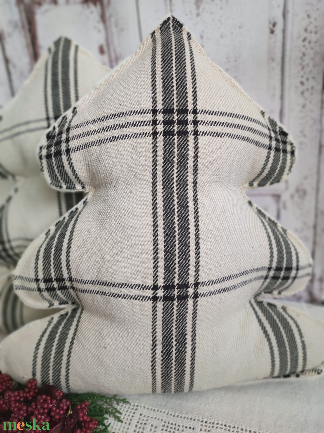 Rusztikus fenyőfa alakú párna - otthon & életmód - lakástextil - párna & párnahuzat - Meska.hu