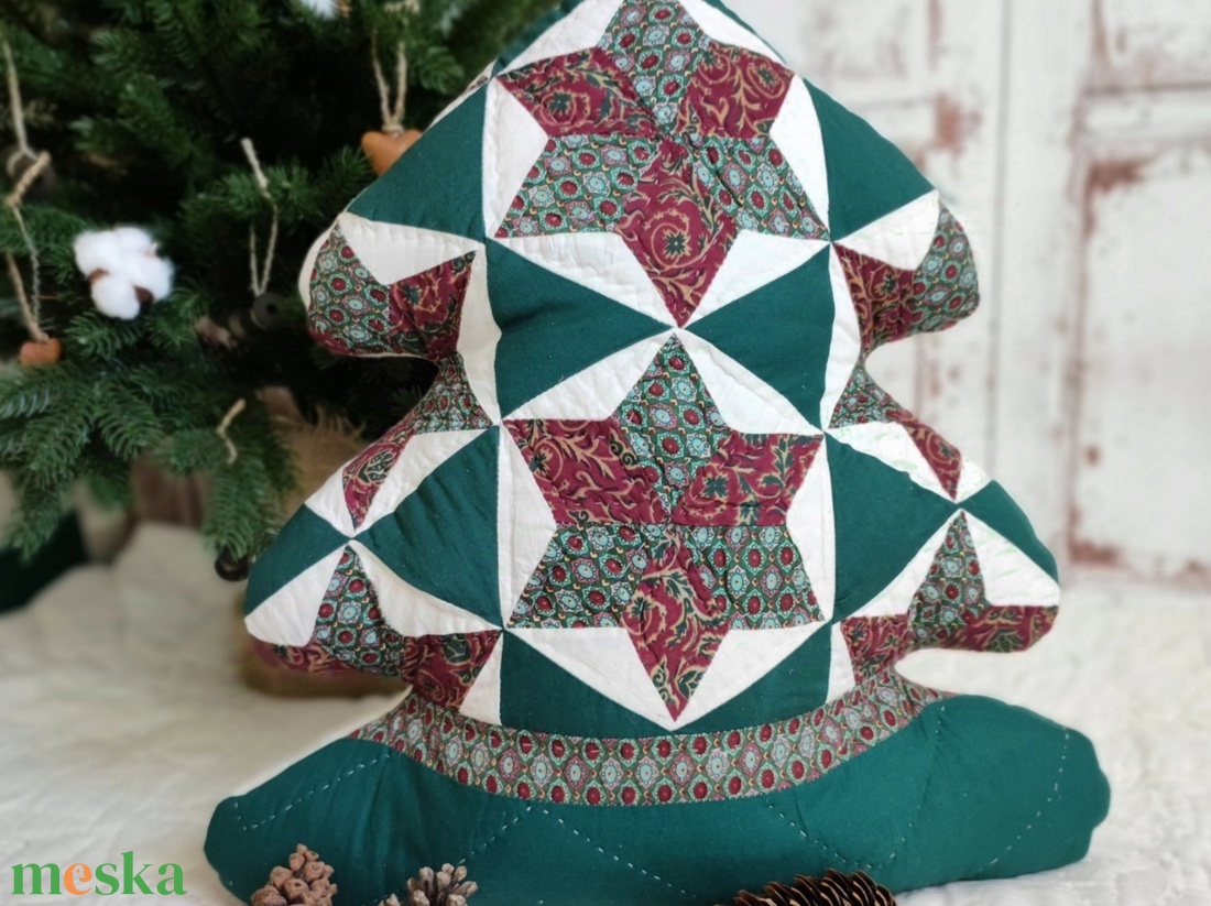 Patchwork fenyőfa alakú párna - otthon & életmód - lakástextil - párna & párnahuzat - Meska.hu