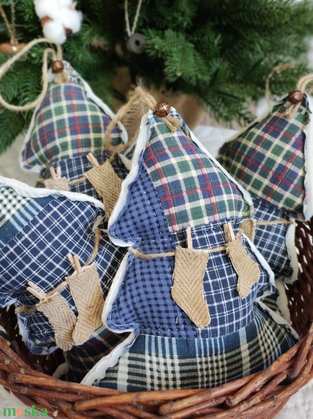 Kockás fenyőfa dekor - karácsony - karácsonyi lakásdekoráció - karácsonyi ajtódíszek - Meska.hu