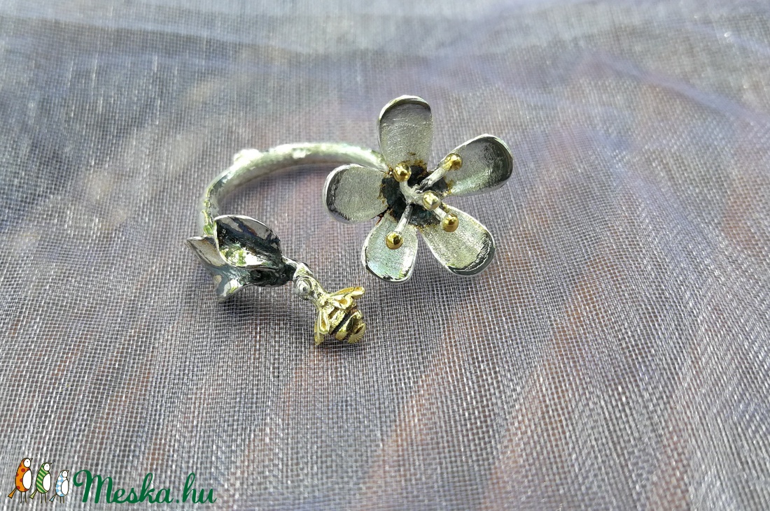 Ezüst virág, méhecske gyűrű -  - Meska.hu