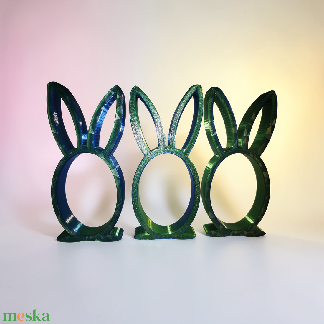 Kék-zöld kinder tojás tartó nyuszika  - ünnepi díszek, dekorációk - húsvéti díszek és dekorációk - húsvéti ajándékátadó - Meska.hu