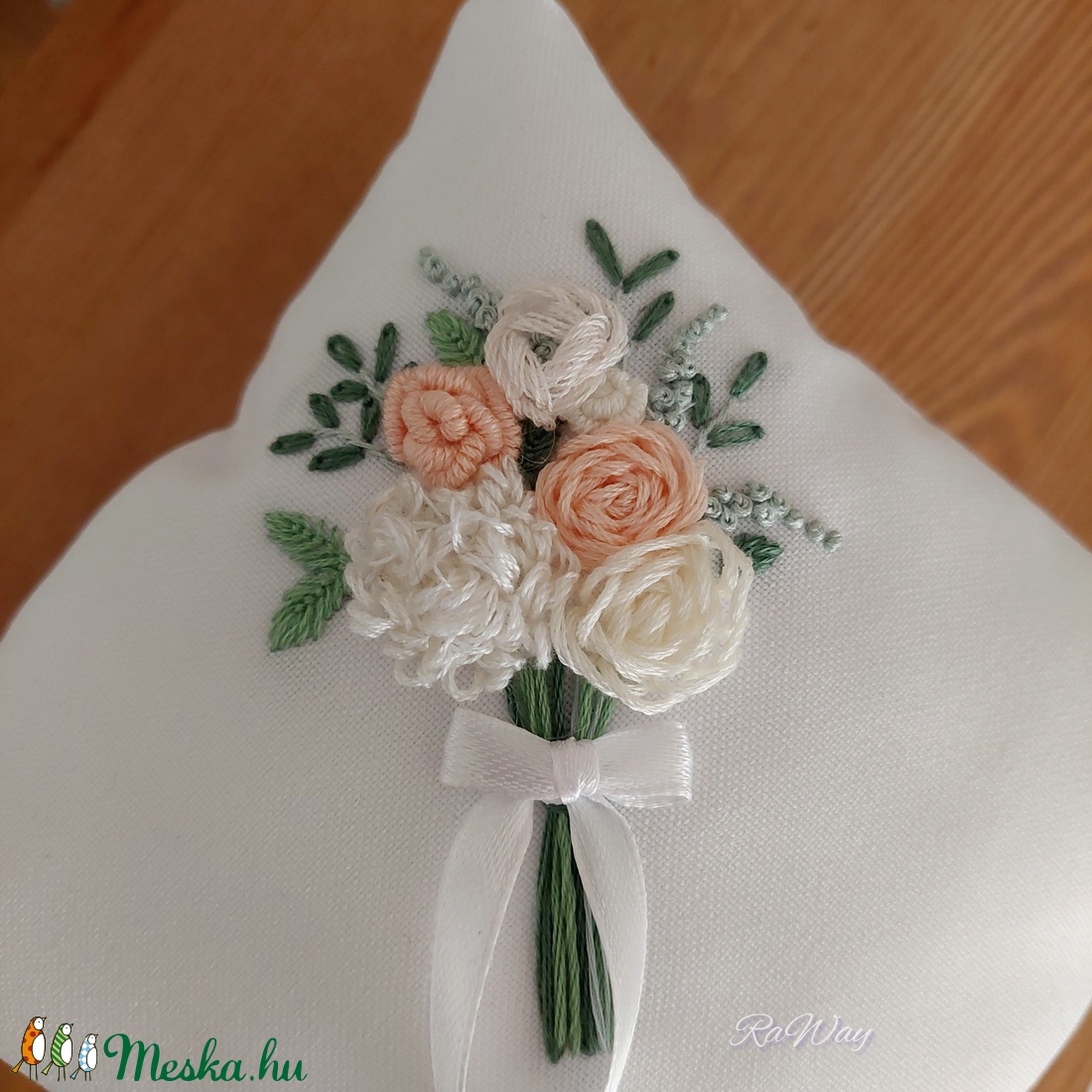 GyűrűpárnaHímzett csokor - esküvő - kiegészítők - gyűrűtartó & gyűrűpárna - Meska.hu
