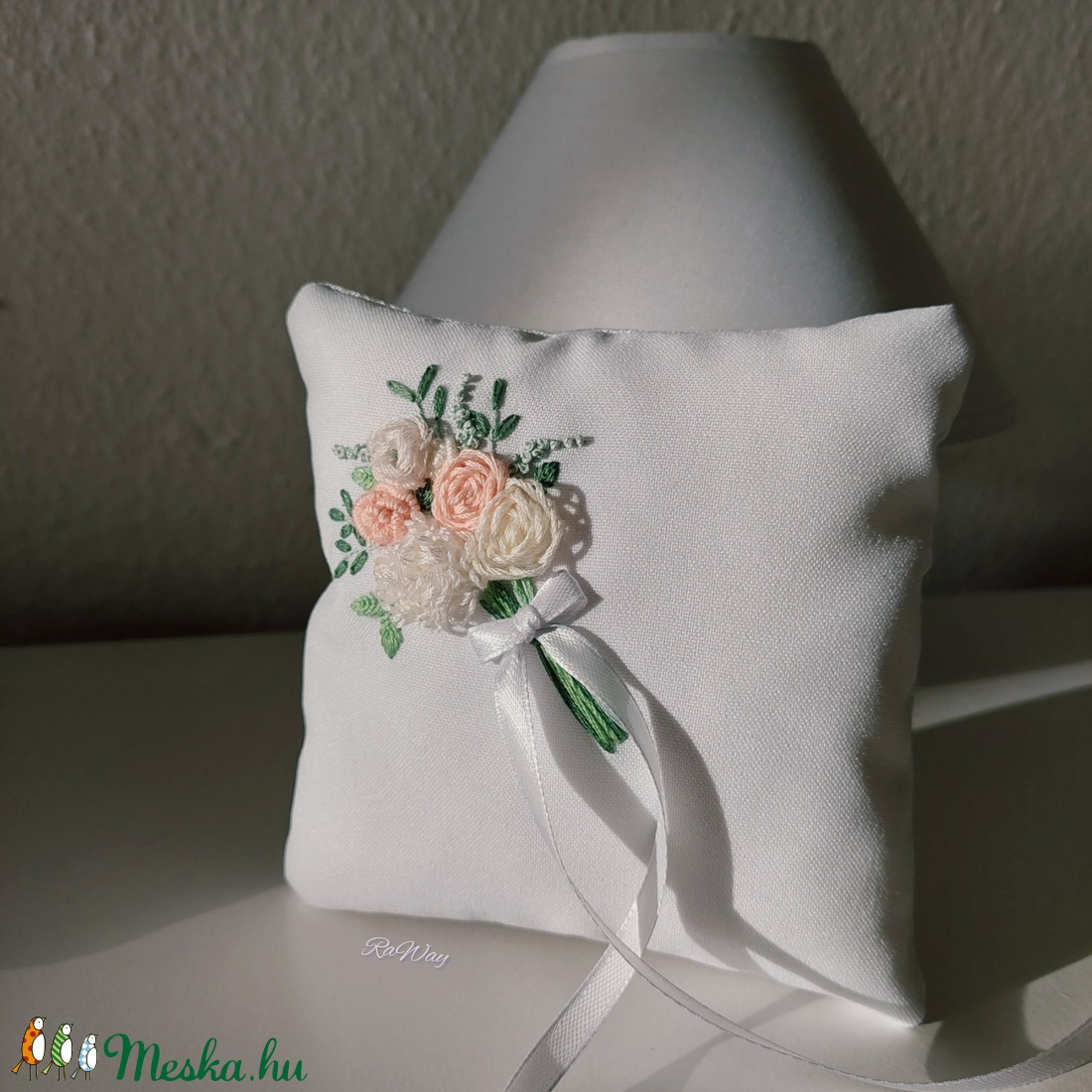 GyűrűpárnaHímzett csokor - esküvő - kiegészítők - gyűrűtartó & gyűrűpárna - Meska.hu