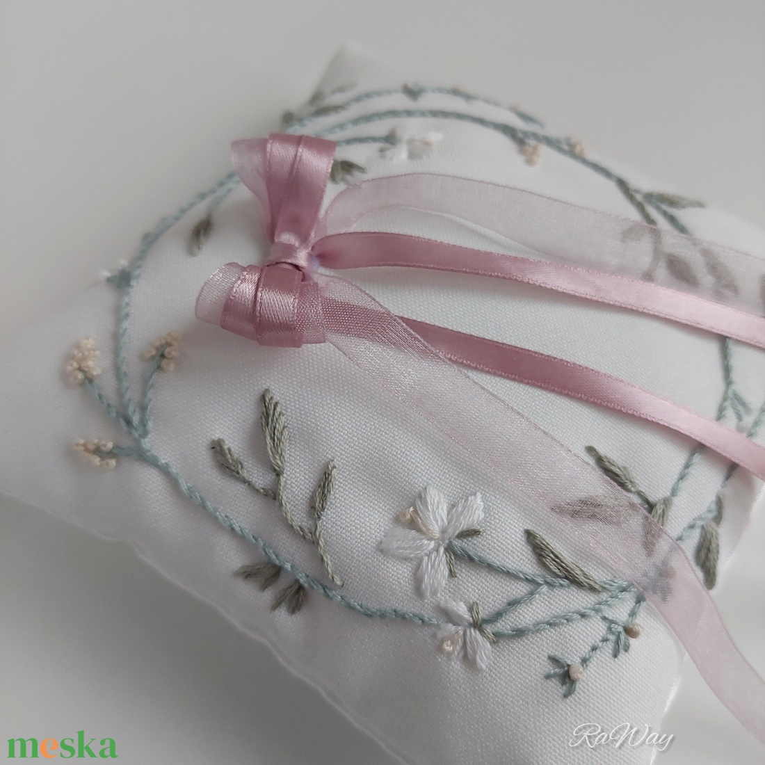 Gyűrűpárna Mezei virágos - esküvő - kiegészítők - gyűrűtartó & gyűrűpárna - Meska.hu