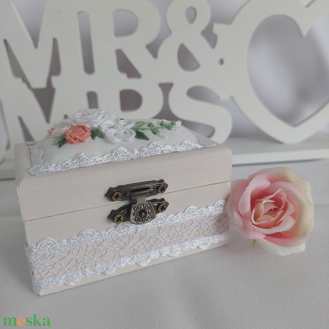 Esküvői gyűrű tartó dobozka - esküvő - kiegészítők - gyűrűtartó & gyűrűpárna - Meska.hu