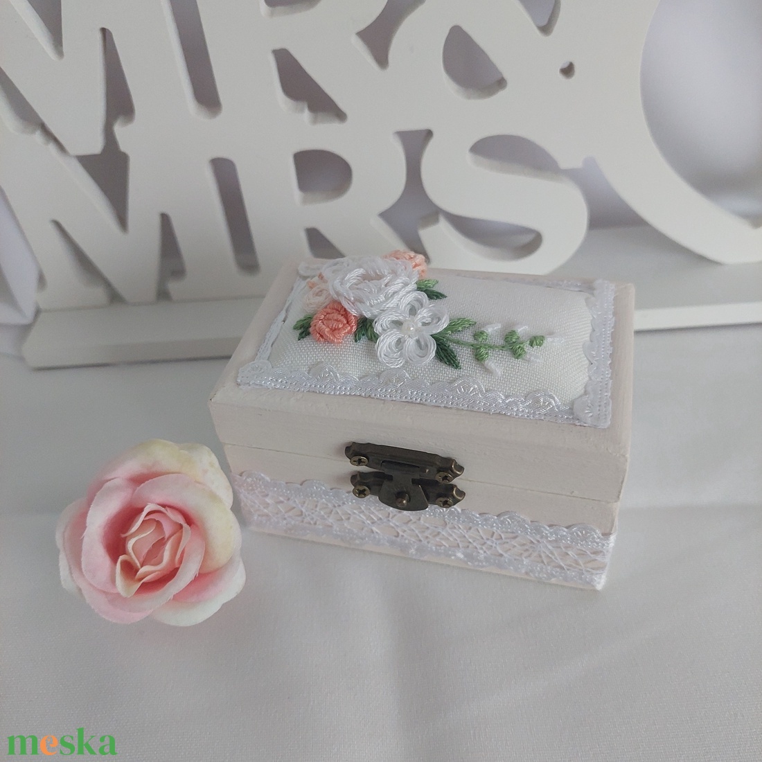Esküvői gyűrű tartó dobozka - esküvő - kiegészítők - gyűrűtartó & gyűrűpárna - Meska.hu