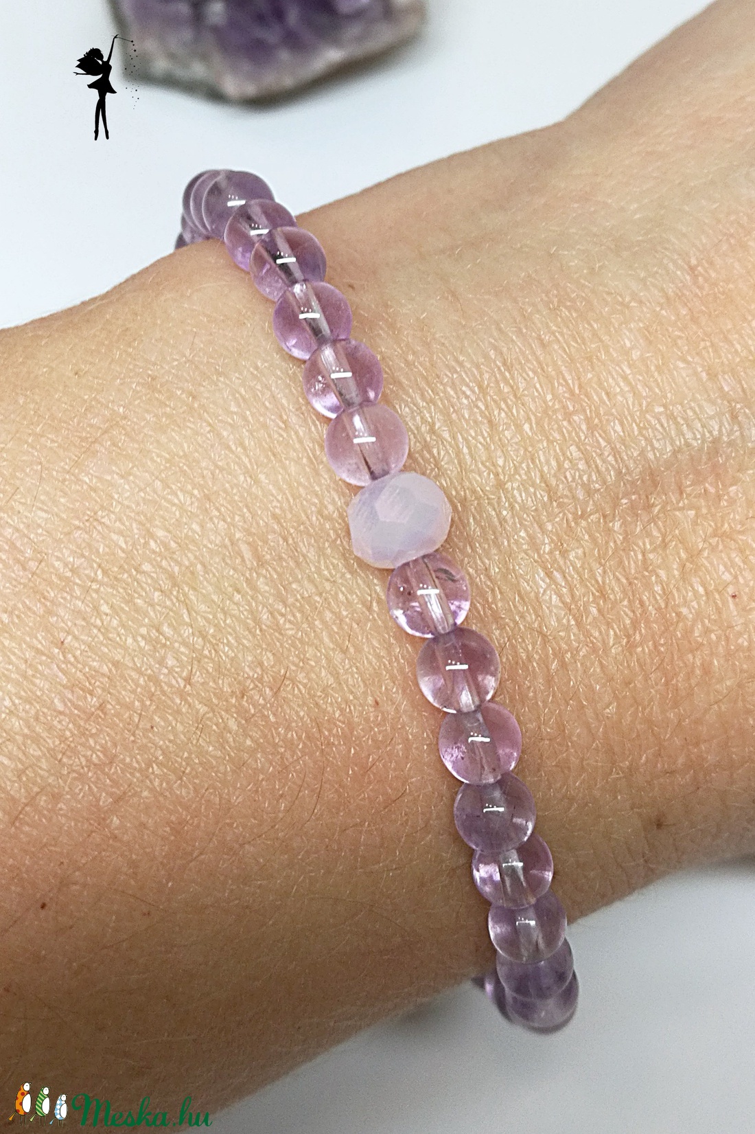 Ametiszt minimál karkötő rózsaszín csiszolt üveggyönggyel - ékszer - karkötő - gyöngyös karkötő - Meska.hu