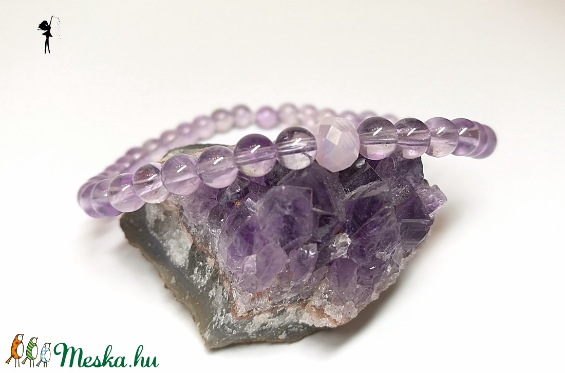 Ametiszt minimál karkötő rózsaszín csiszolt üveggyönggyel - ékszer - karkötő - gyöngyös karkötő - Meska.hu