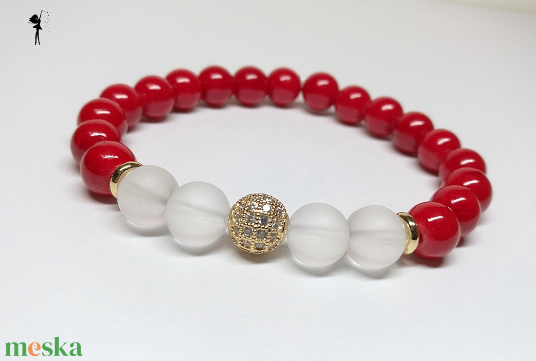 Csendes éj aranyban I. ásványkarkötő piros jádéból, matt hegyikristályból, arany cirkónia gyönggyel - ékszer - karkötő - gyöngyös karkötő - Meska.hu