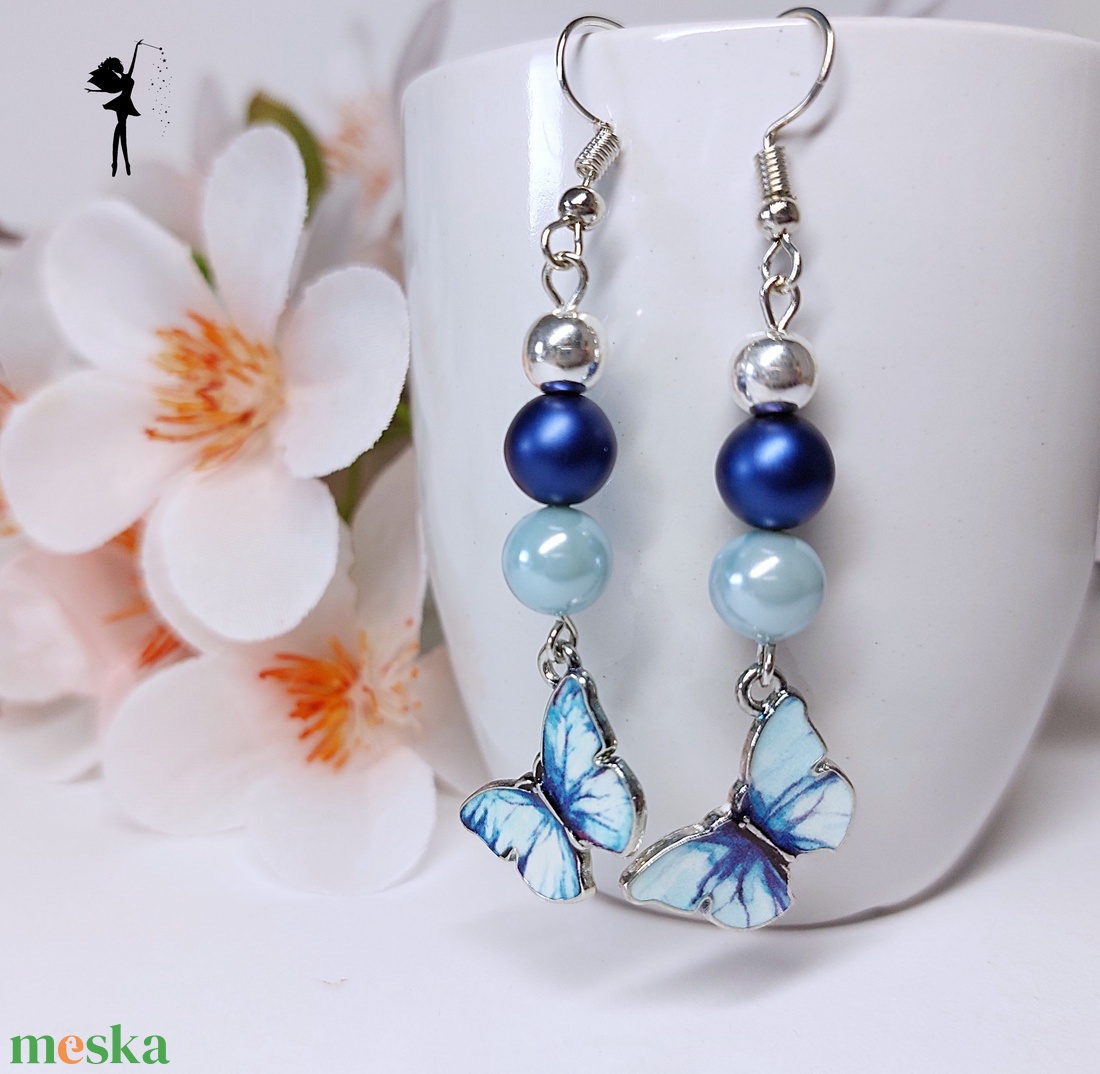 Tűzzománc pillangós fülbevaló világos és sötétkék swarovski gyönggyel - ékszer - fülbevaló - lógó fülbevaló - Meska.hu