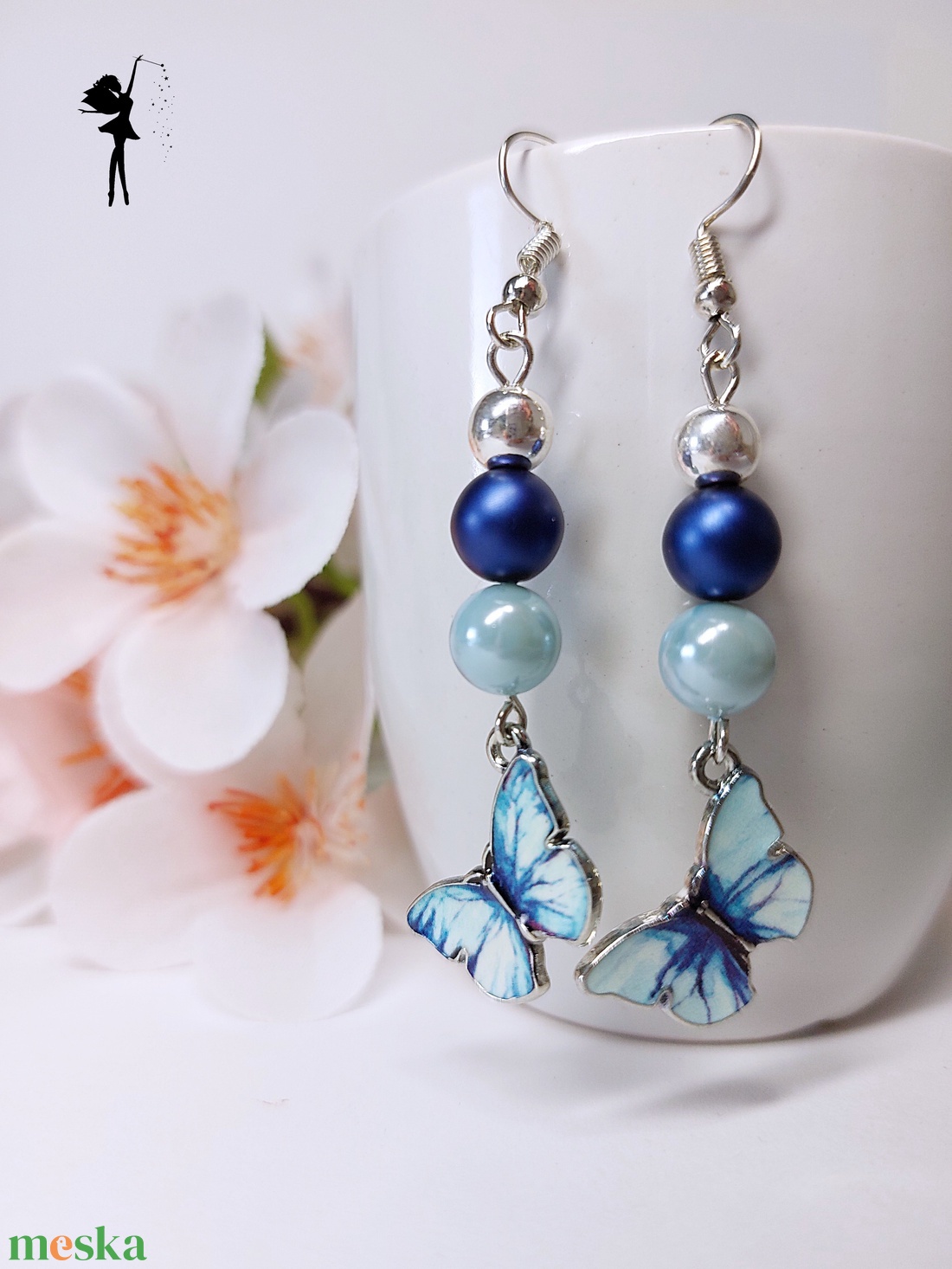 Tűzzománc pillangós fülbevaló világos és sötétkék swarovski gyönggyel - ékszer - fülbevaló - lógó fülbevaló - Meska.hu