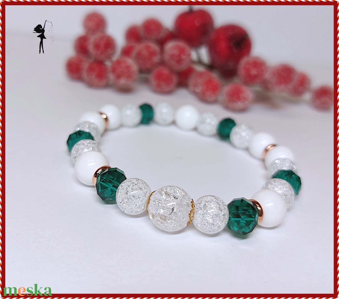 Csendes éj zöldben ásványkarkötő fehér kagylógyöngyből, roppantott hegyikristályból, zöld csiszolt fánk gyöngyből - ékszer - karkötő - gyöngyös karkötő - Meska.hu