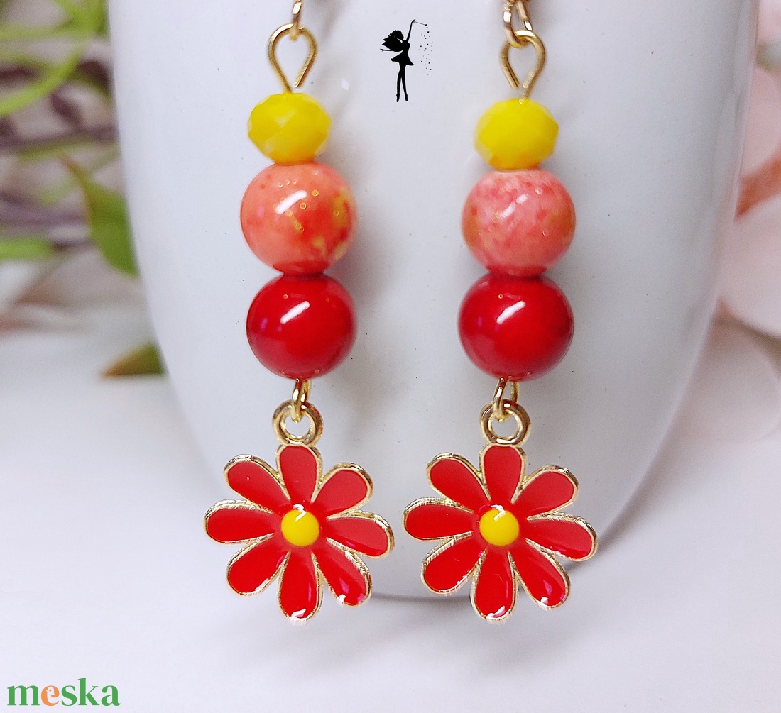Piros margaréta virág medálos tavaszváró fülbevaló - ékszer - fülbevaló - lógó fülbevaló - Meska.hu