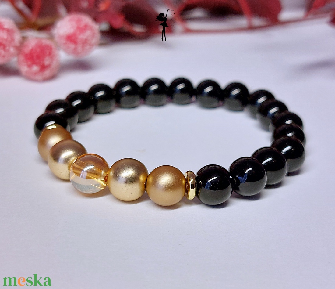 Ünnepi téli karkötő fekete achátból, arany hematittal, aurakvarccal, üvegggyönggyel - ékszer - karkötő - gyöngyös karkötő - Meska.hu