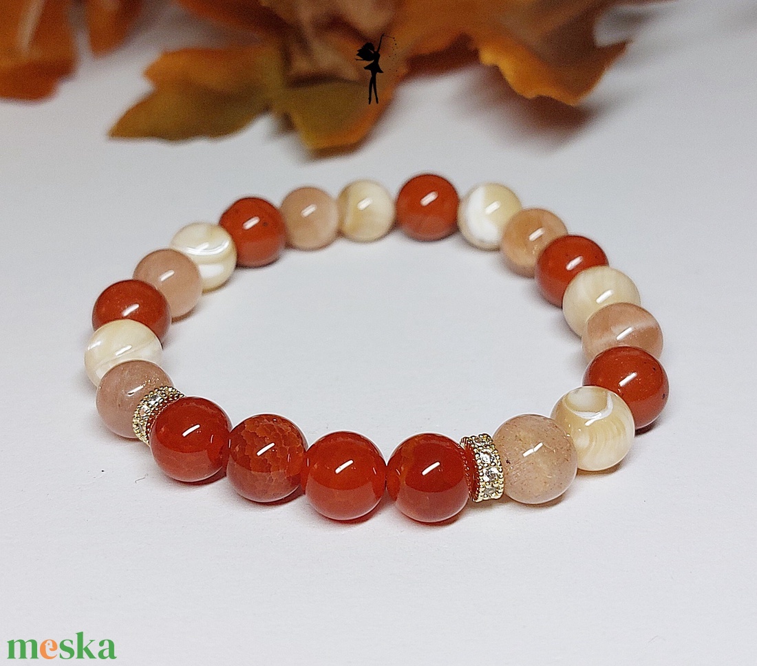 Melengető narancs őszi ásványkarkötő karneollal, kagylógyönggyel, holdkővel - ékszer - karkötő - ásványkarkötő - Meska.hu