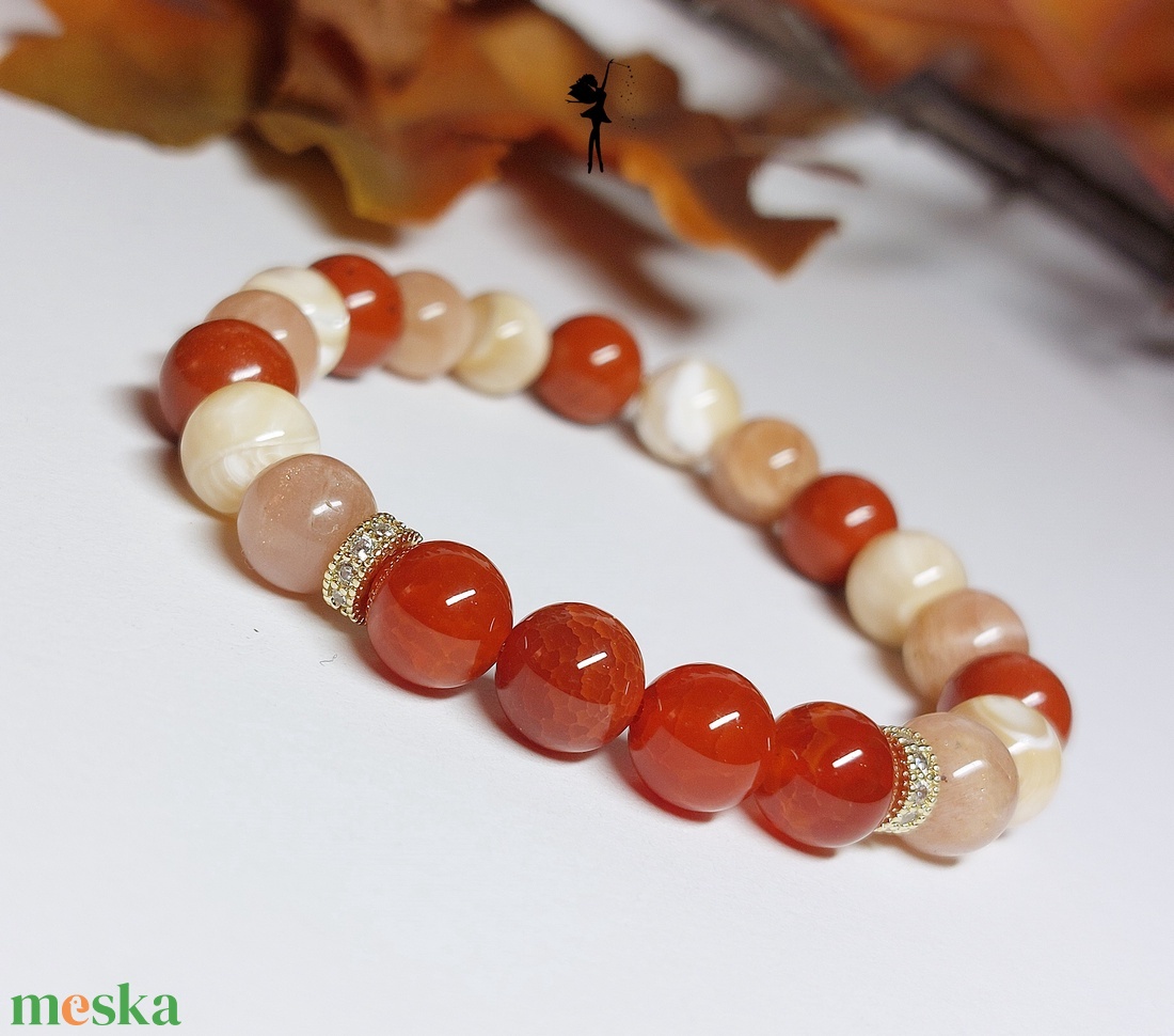 Melengető narancs őszi ásványkarkötő karneollal, kagylógyönggyel, holdkővel - ékszer - karkötő - ásványkarkötő - Meska.hu
