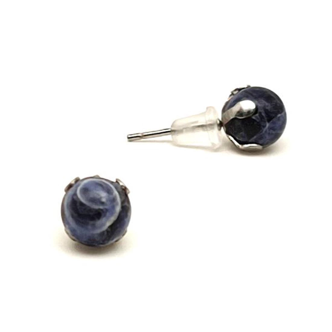 Fülbevaló acél karmos golyó szodalit 6mm - ékszer - fülbevaló - pötty fülbevaló - Meska.hu
