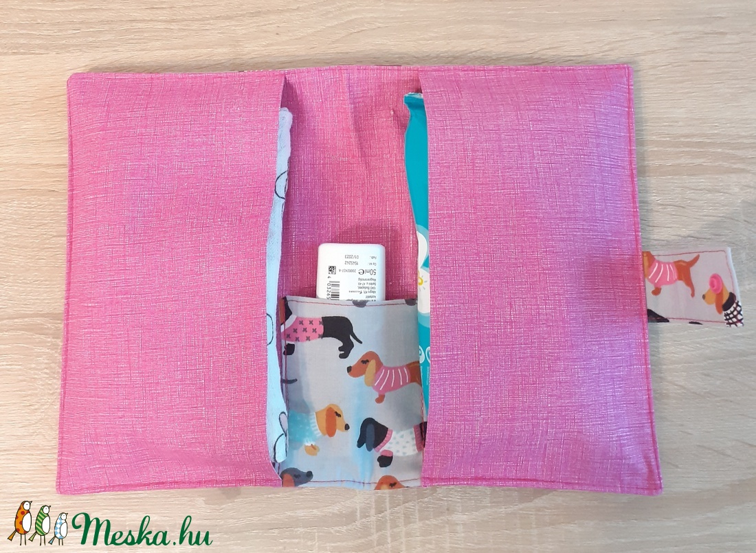 Pelustartó, tacskós - táska & tok - pelenkatáska - pelenkatartó tok - Meska.hu Pelustartó, tacskós - táska & tok - pelenkatáska - pelenkatartó tok - Meska.hu