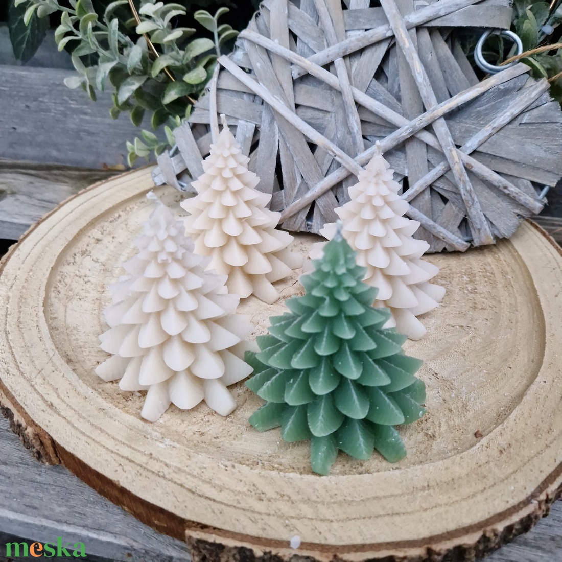 RE'A dizájn újrahasznosított gyertya (4 db.): 45. szett (3 db. fehér +1 db. zöld klasszikus karácsonyfa) - karácsony - adventi díszek - adventi gyertyadíszek és koszorúdíszek - Meska.hu