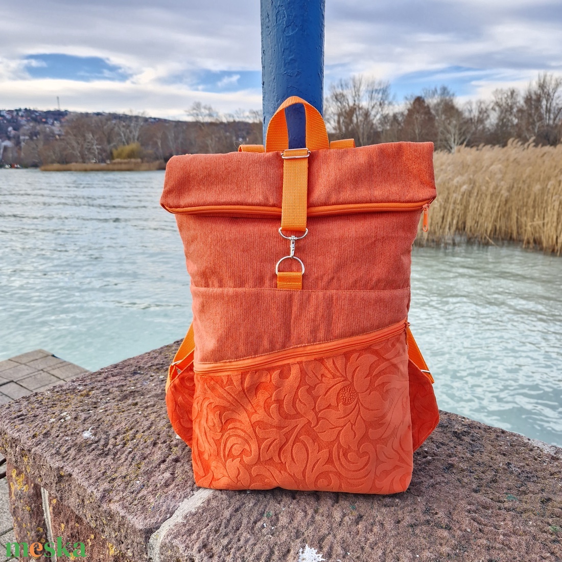 RE'A dizájn Orange Flowers rolltop hátizsák  M méret - táska & tok - hátizsák - roll top hátizsák - Meska.hu