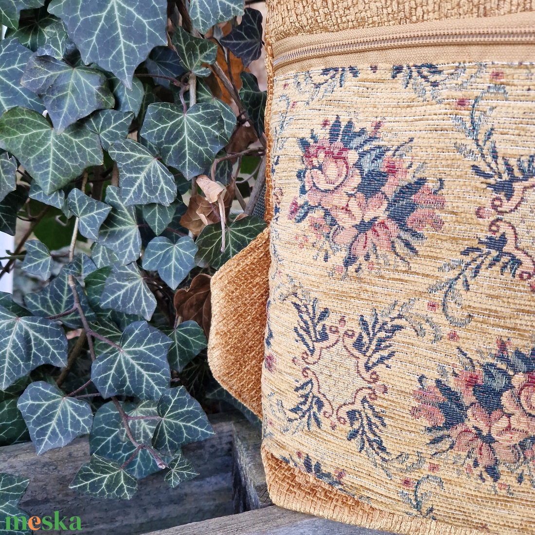RE'A dizájn Baroque Flowers 1. rolltop hátizsák - S/M közötti méret - táska & tok - hátizsák - roll top hátizsák - Meska.hu RE'A dizájn Baroque Flowers 1. rolltop hátizsák - S/M közötti méret - táska & tok - hátizsák - roll top hátizsák - Meska.hu