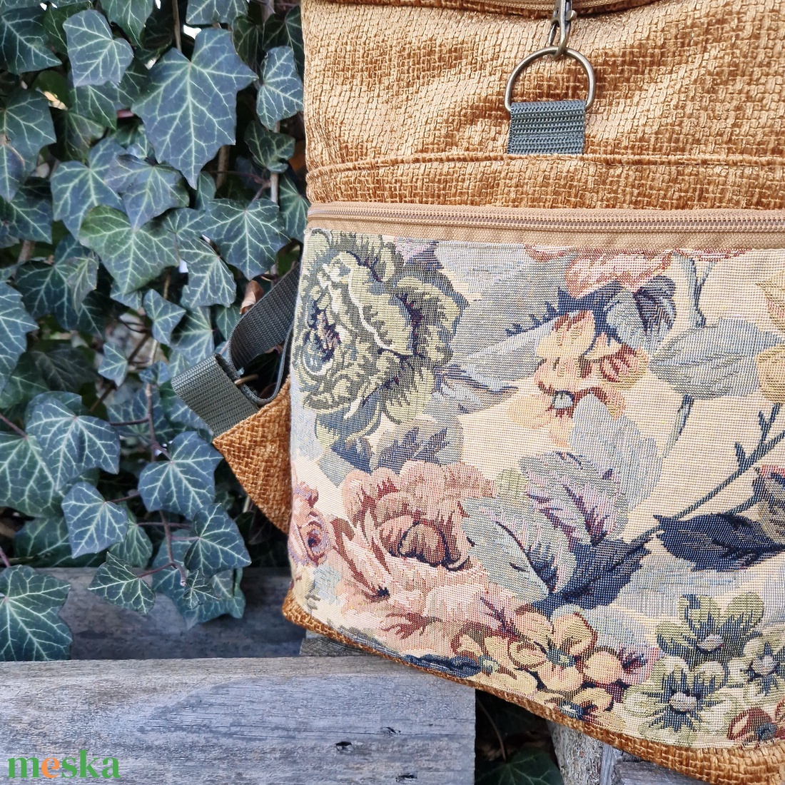 RE'A dizájn Baroque Flowers 2. rolltop hátizsák - S/M közötti méret - táska & tok - hátizsák - roll top hátizsák - Meska.hu RE'A dizájn Baroque Flowers 2. rolltop hátizsák - S/M közötti méret - táska & tok - hátizsák - roll top hátizsák - Meska.hu