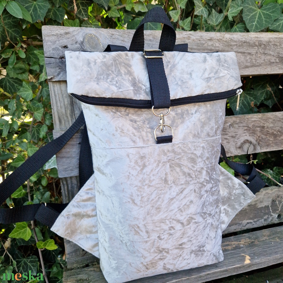 RE'A dizájn Silver Pearl - black rolltop hátizsák  S/M közötti méret - táska & tok - hátizsák - roll top hátizsák - Meska.hu