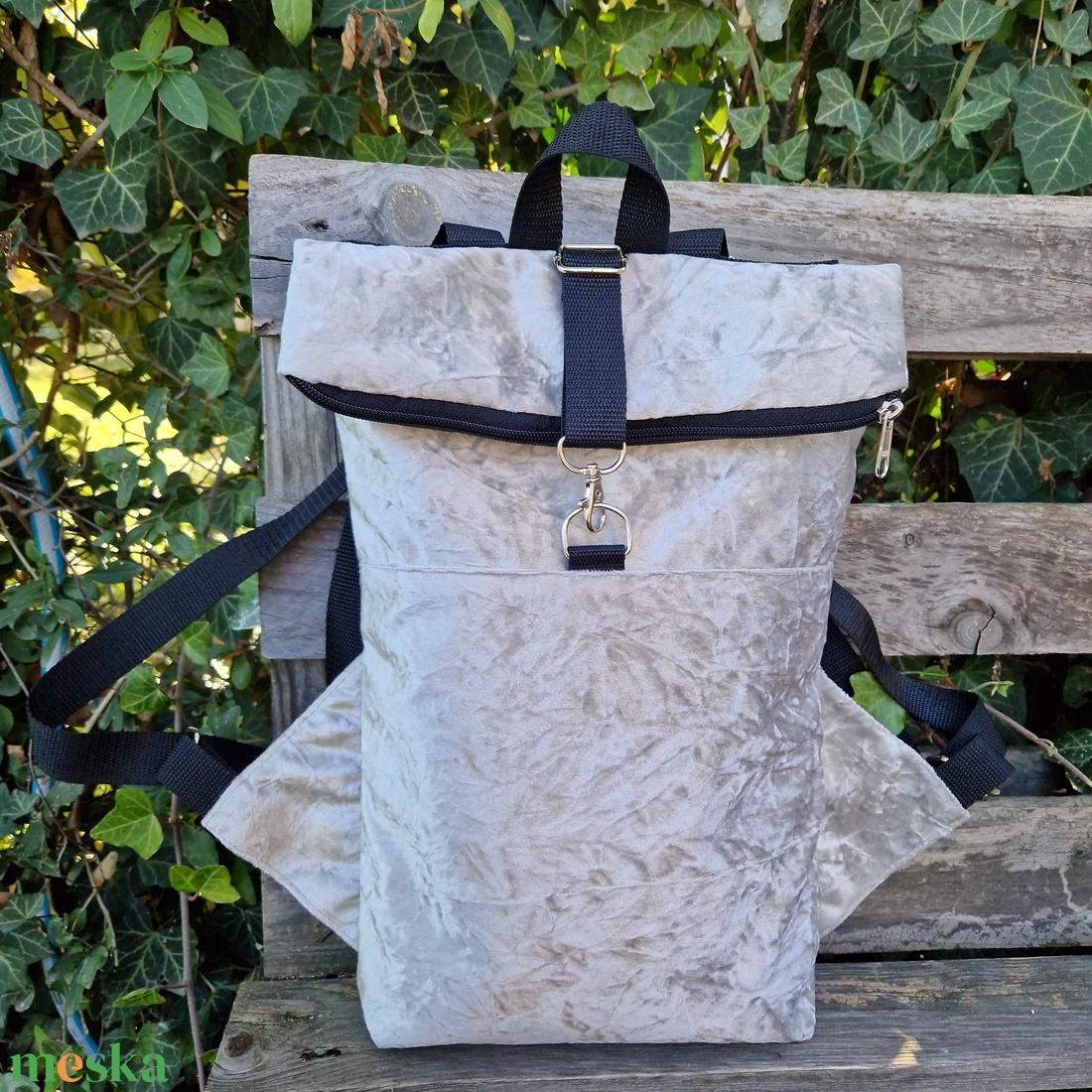 RE'A dizájn Silver Pearl - black rolltop hátizsák  S/M közötti méret - táska & tok - hátizsák - roll top hátizsák - Meska.hu