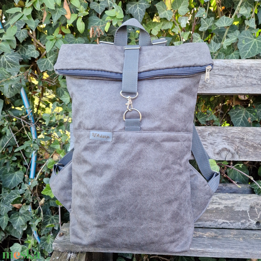 RE'A dizájn Gray Snakeskin rolltop hátizsák  M méret - táska & tok - hátizsák - roll top hátizsák - Meska.hu