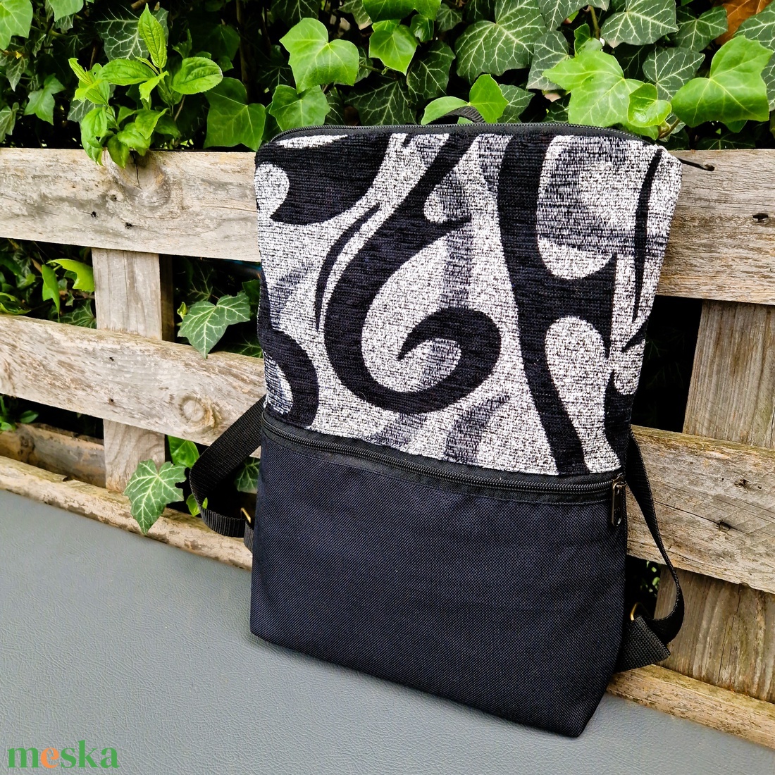 RE'A dizájn Black Waves trapéz hátizsák - táska & tok - hátizsák - roll top hátizsák - Meska.hu