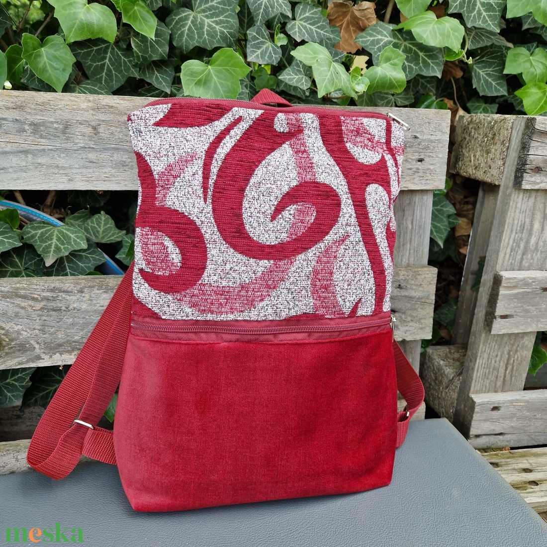 RE'A dizájn Red Waves trapéz hátizsák - táska & tok - hátizsák - roll top hátizsák - Meska.hu