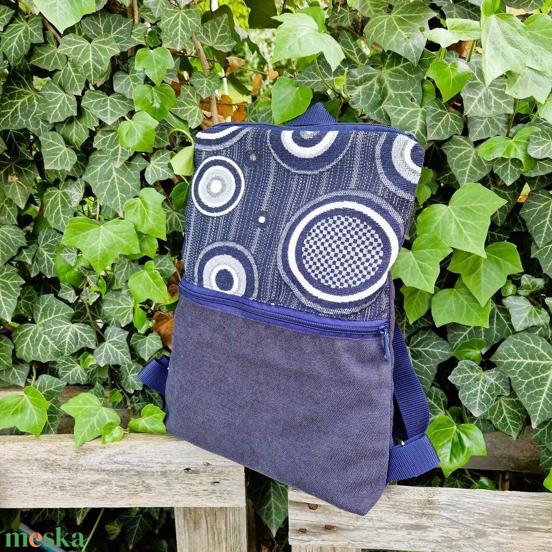 RE'A dizájn Blue Circles trapéz hátizsák - táska & tok - hátizsák - roll top hátizsák - Meska.hu