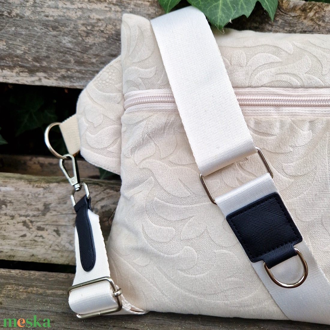 RE'A dizájn Light Flowers crossbody táska - táska & tok - kézitáska & válltáska - vállon átvethető táska - Meska.hu