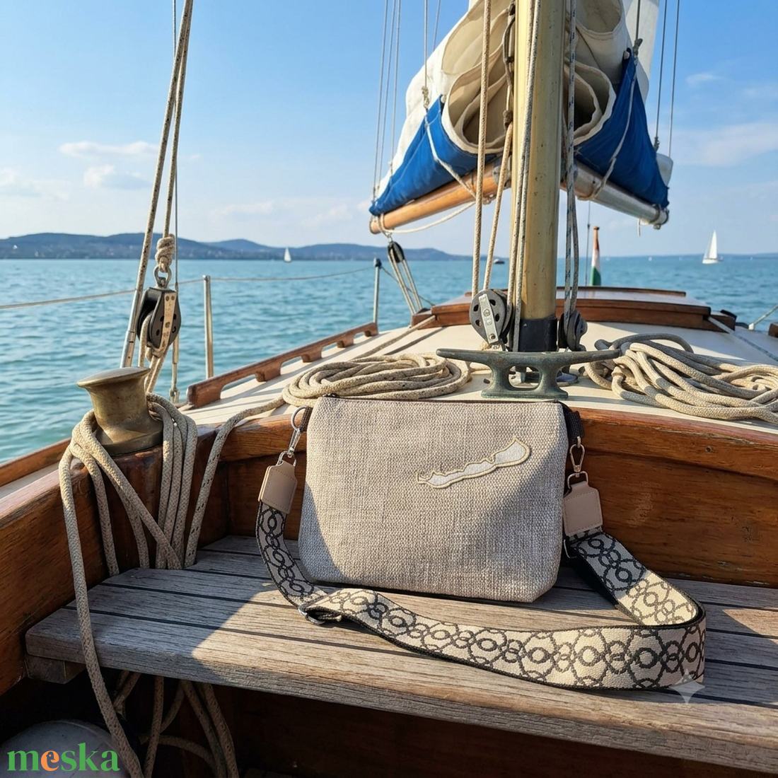 RE'A dizájn Nude Balaton maxi crossbody - táska & tok - hátizsák - roll top hátizsák - Meska.hu