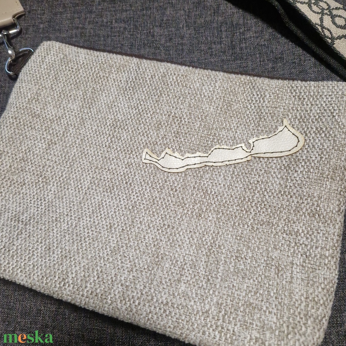 RE'A dizájn Nude Balaton maxi crossbody - táska & tok - hátizsák - roll top hátizsák - Meska.hu