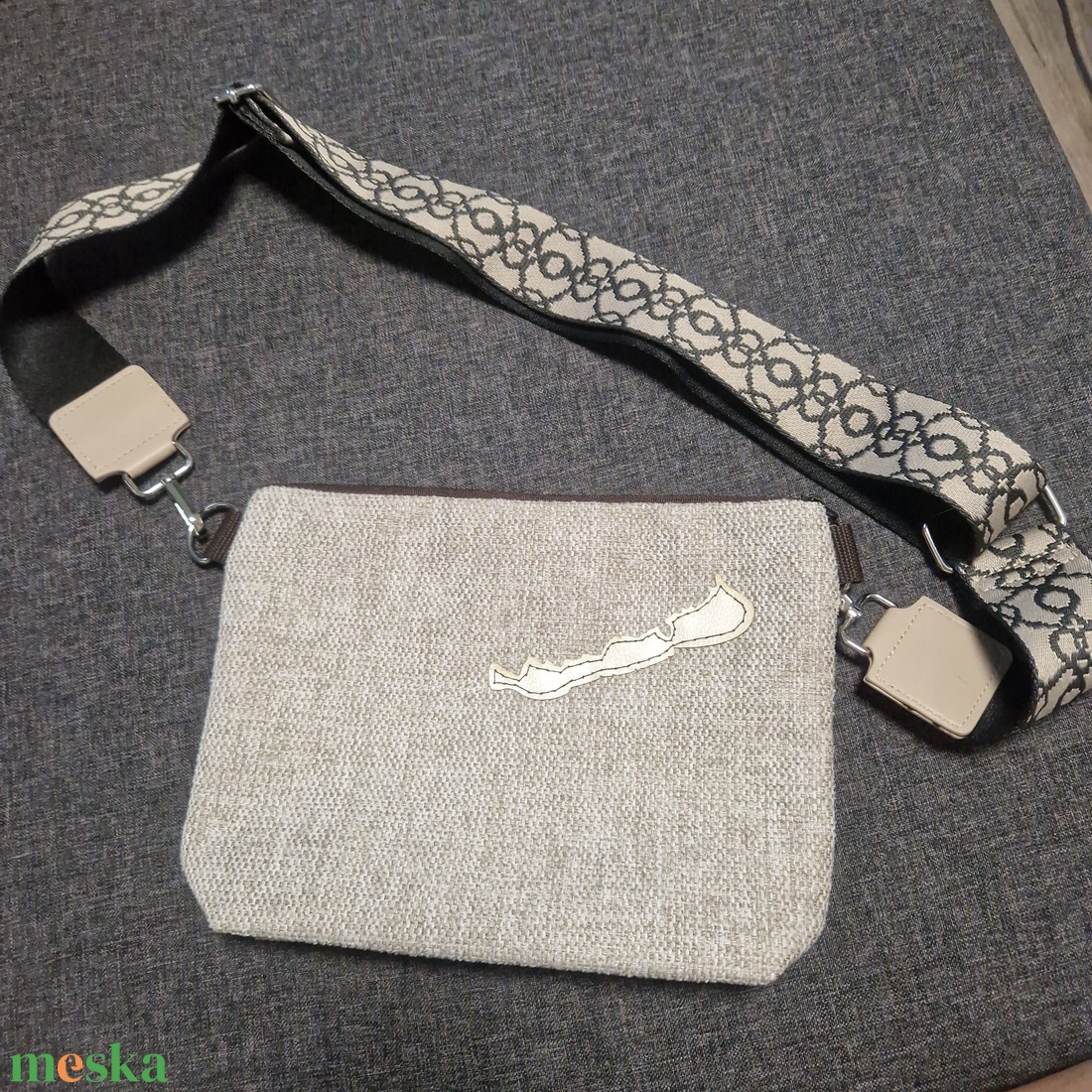 RE'A dizájn Nude Balaton maxi crossbody - táska & tok - hátizsák - roll top hátizsák - Meska.hu