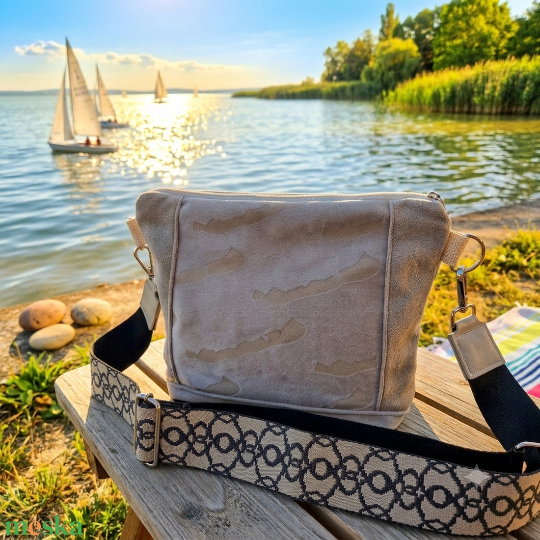 RE'A dizájn Bézs Balaton midi crossbody - táska & tok - hátizsák - roll top hátizsák - Meska.hu