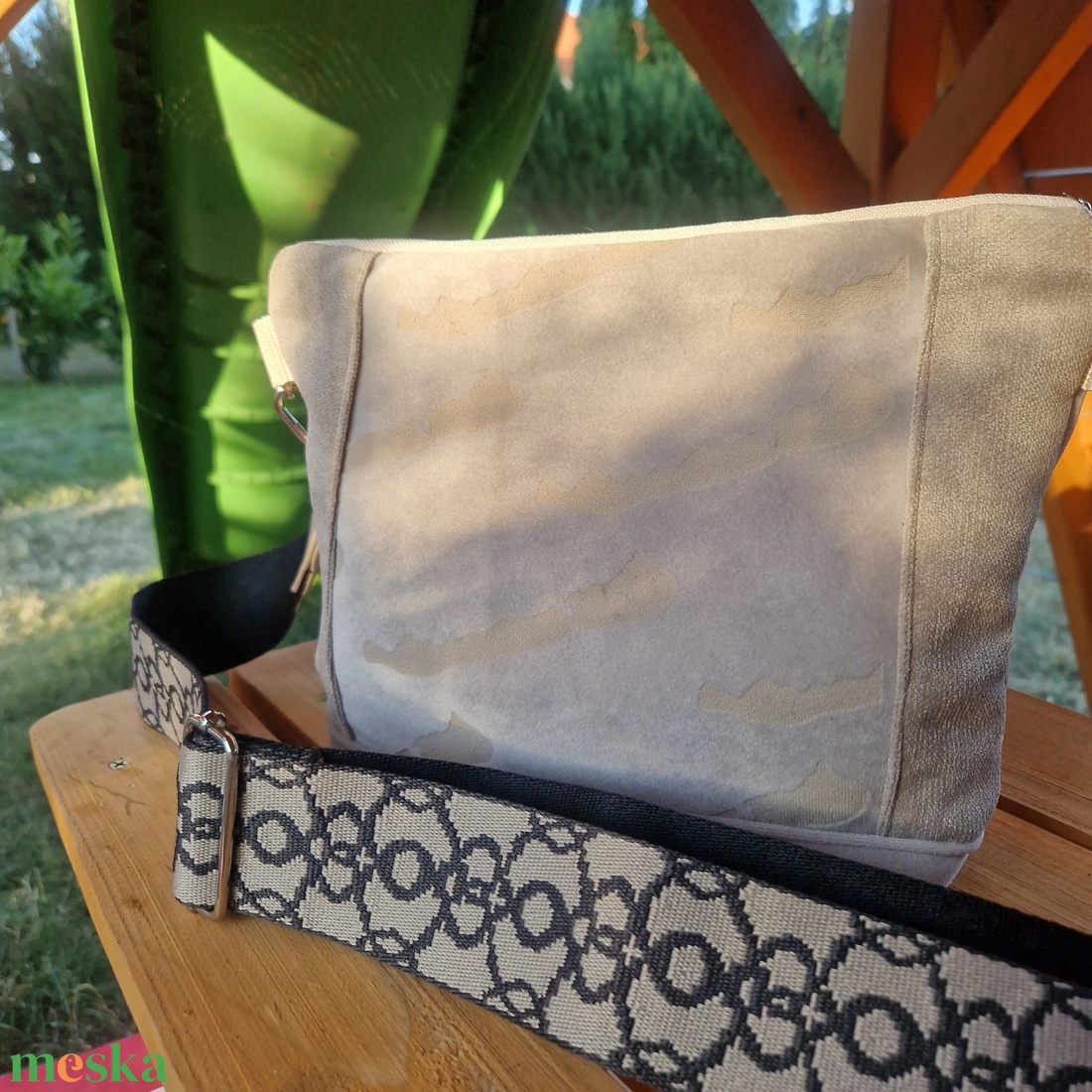 RE'A dizájn Bézs Balaton midi crossbody - táska & tok - hátizsák - roll top hátizsák - Meska.hu