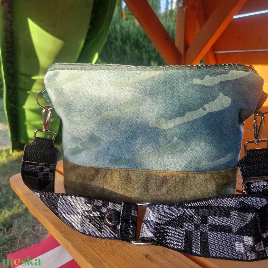 RE'A dizájn Zöld Balaton maxi crossbody - táska & tok - hátizsák - roll top hátizsák - Meska.hu