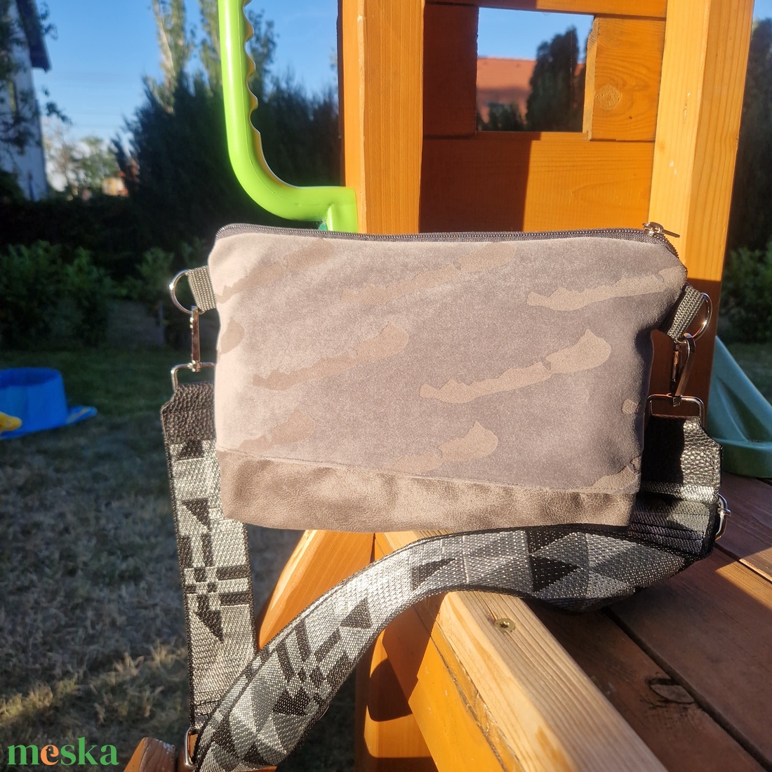 RE'A dizájn Középszürke Balaton maxi crossbody - táska & tok - hátizsák - roll top hátizsák - Meska.hu