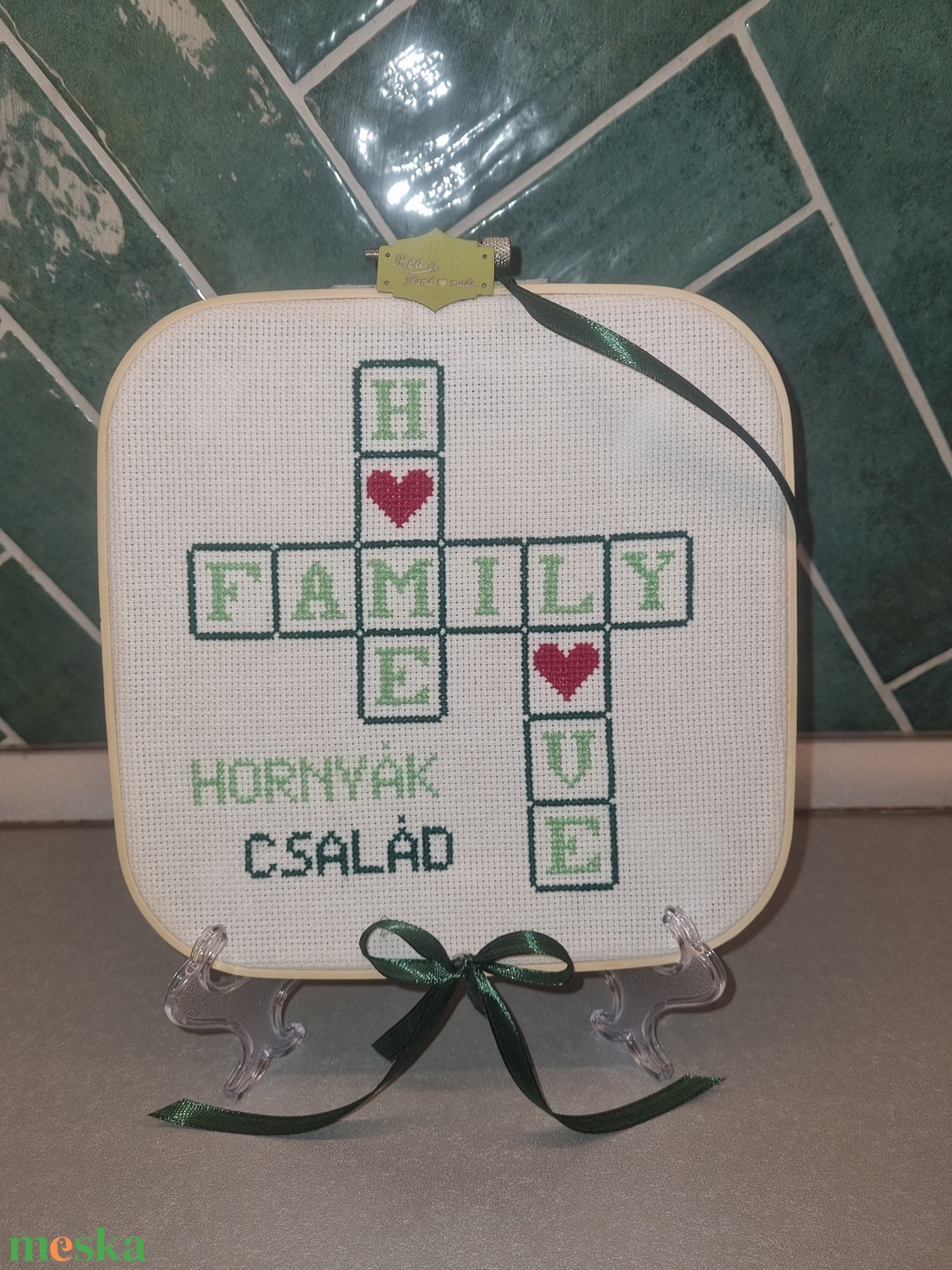 Családi falikép - művészet - textilkép - keresztszemes - Meska.hu