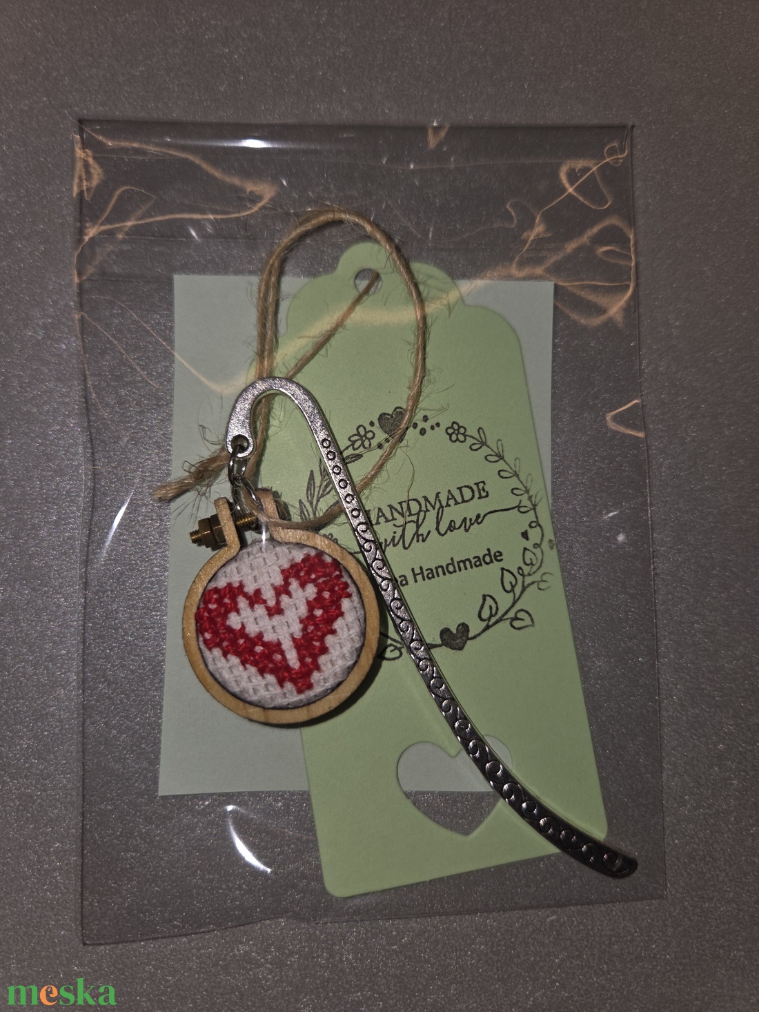 Szivecskés könyvjelző - könyv & zene - könyvjelző - Meska.hu