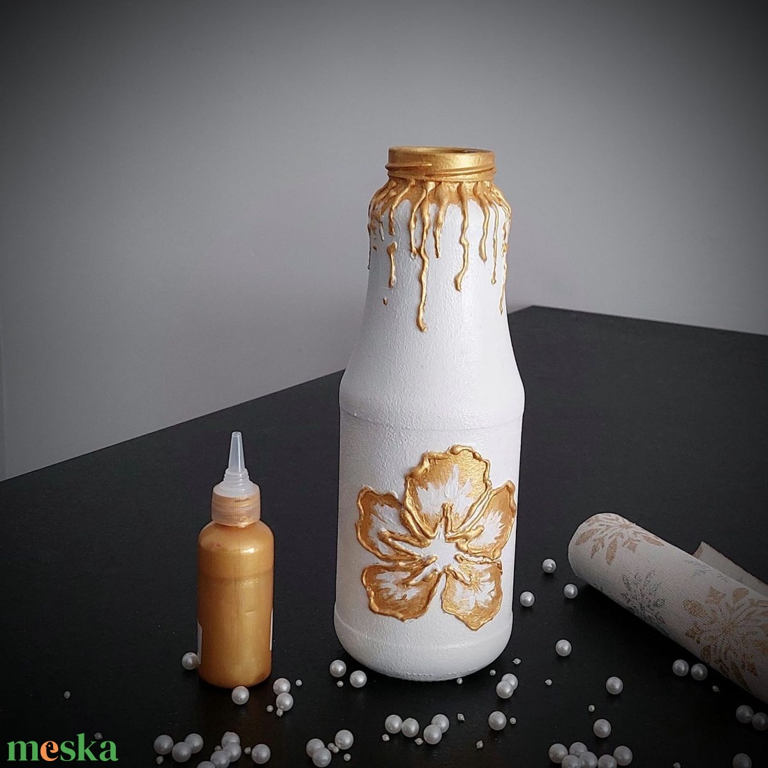 Fehér-arany színű váza - otthon & életmód - dekoráció - asztal és polc dekoráció - díszüveg - Meska.hu Fehér-arany színű váza - otthon & életmód - dekoráció - asztal és polc dekoráció - díszüveg - Meska.hu