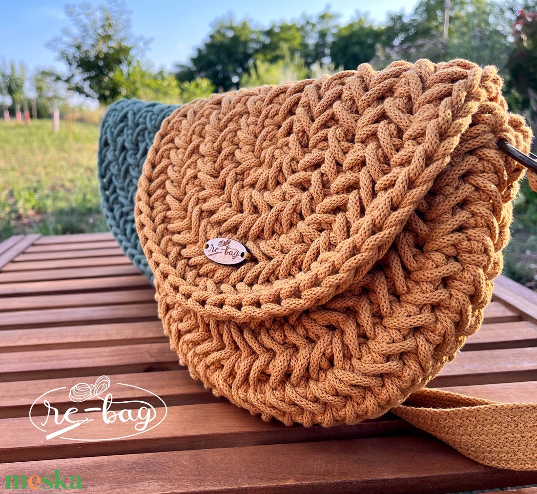 Váll táska / Cross-body táska - táska & tok - kézitáska & válltáska - vállon átvethető táska - Meska.hu