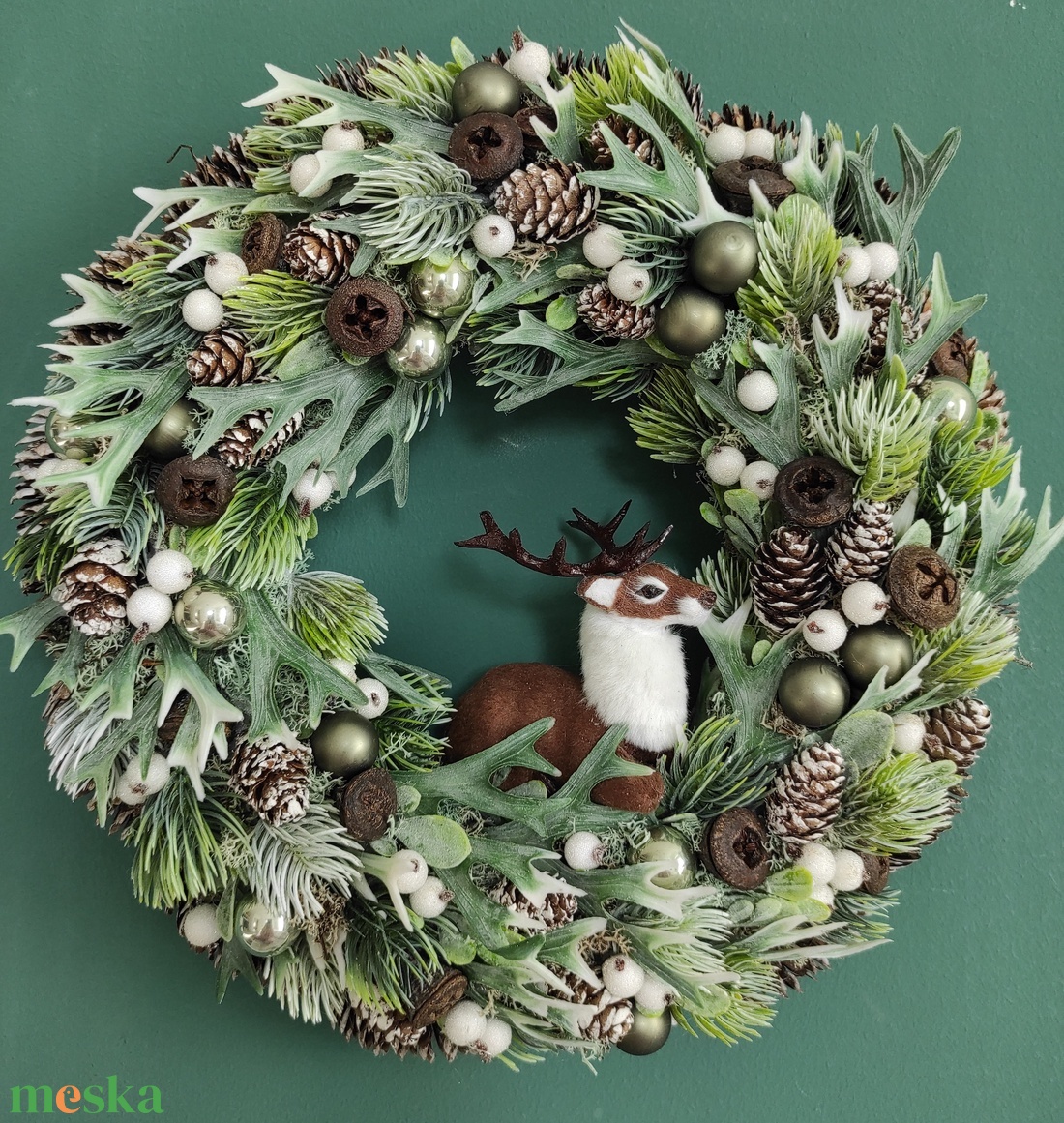 Zöld karácsonyi ajtódísz szarvassal - karácsony - adventi díszek - adventi ajtódísz - Meska.hu