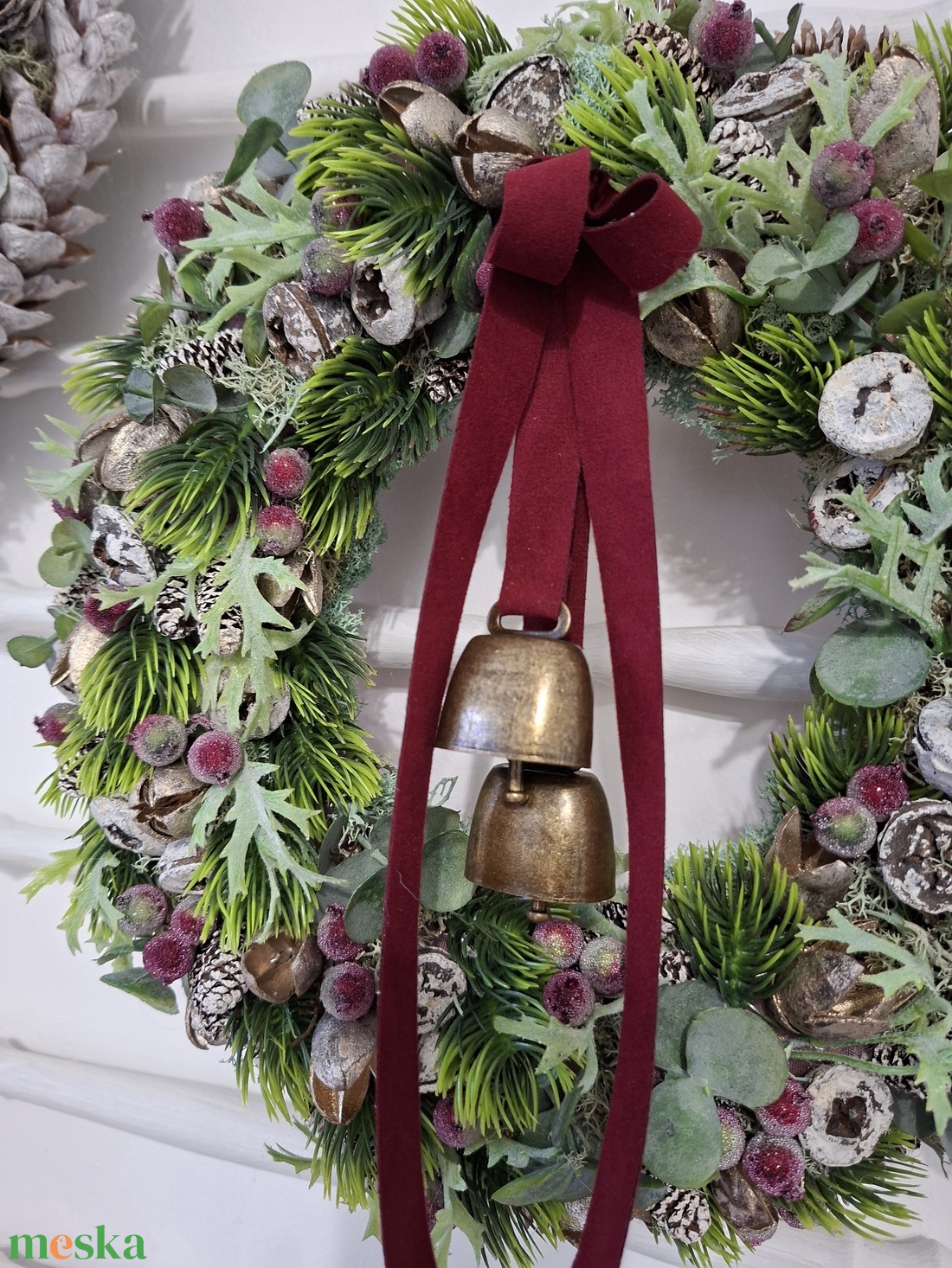 Bordó karácsonyi ajtódísz harangokkal - karácsony - adventi díszek - adventi ajtódísz - Meska.hu