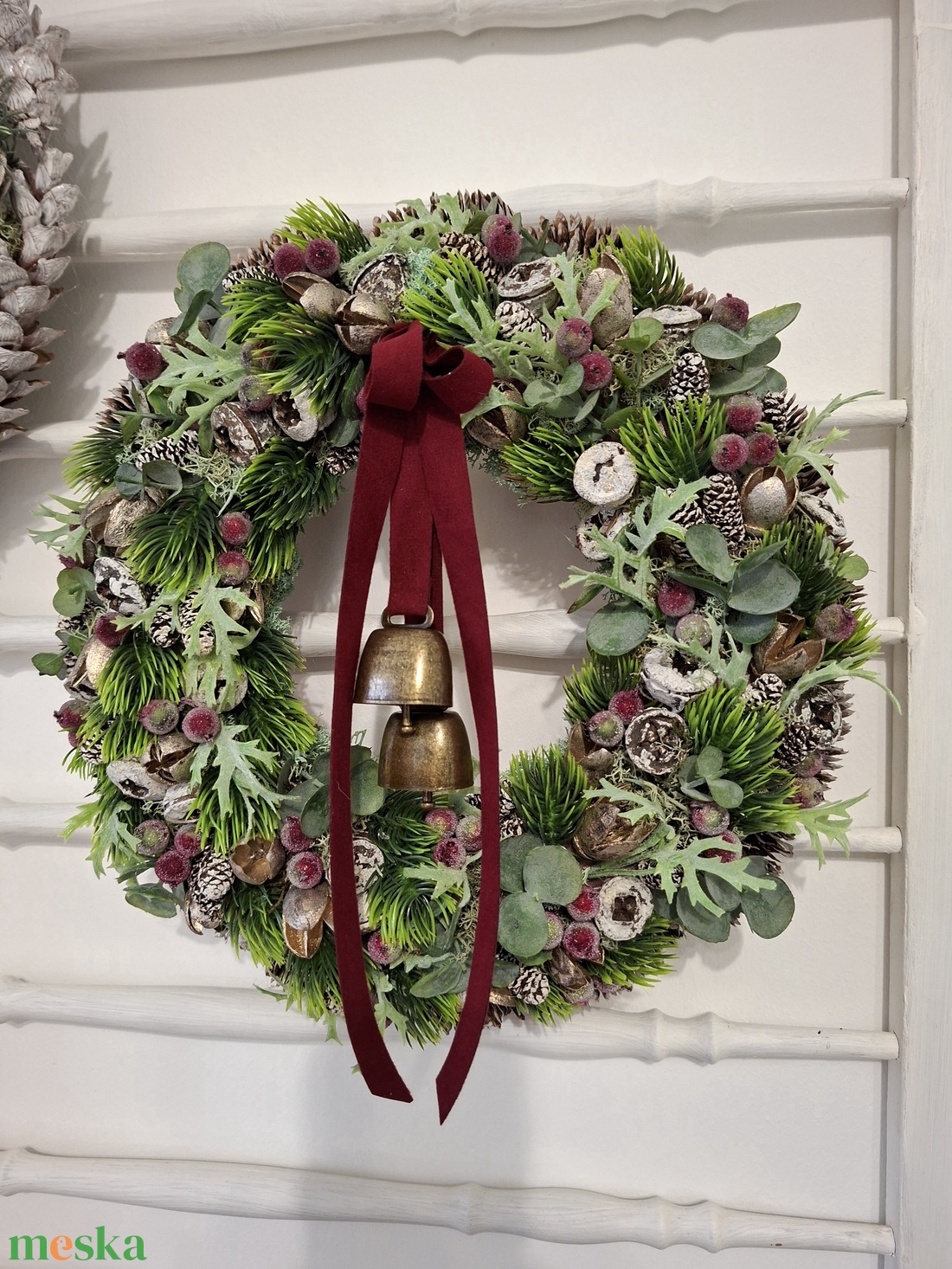 Bordó karácsonyi ajtódísz harangokkal - karácsony - adventi díszek - adventi ajtódísz - Meska.hu