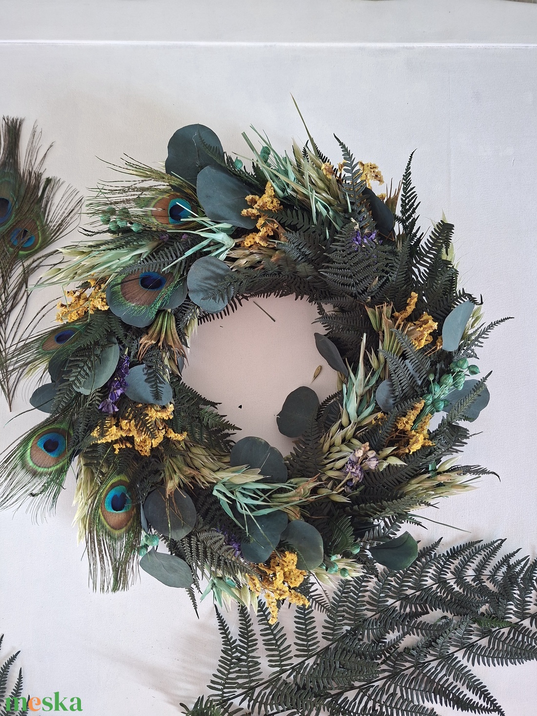 Szárítottvirágos ajtódísz, falidísz pávatollal - otthon & életmód - dekoráció - ajtó- és ablak dekoráció - ajtódísz & kopogtató - Meska.hu