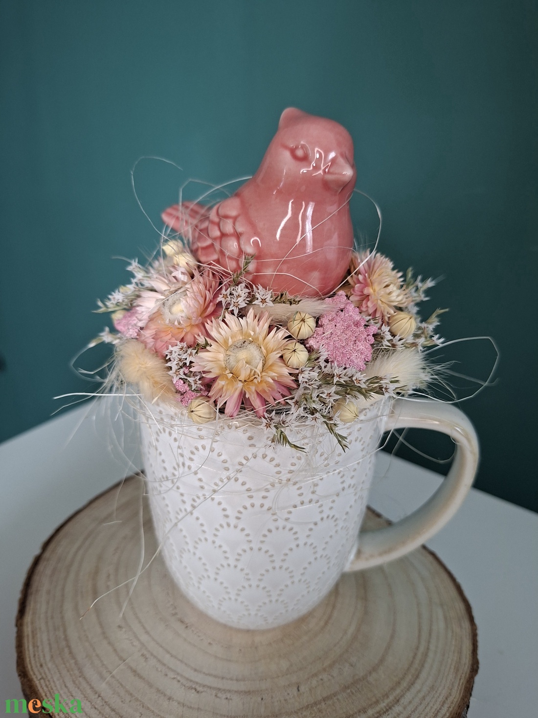 Szárazvirágos bögrés dísz madárkával - otthon & életmód - dekoráció - ajtó- és ablak dekoráció - ablakdísz - Meska.hu