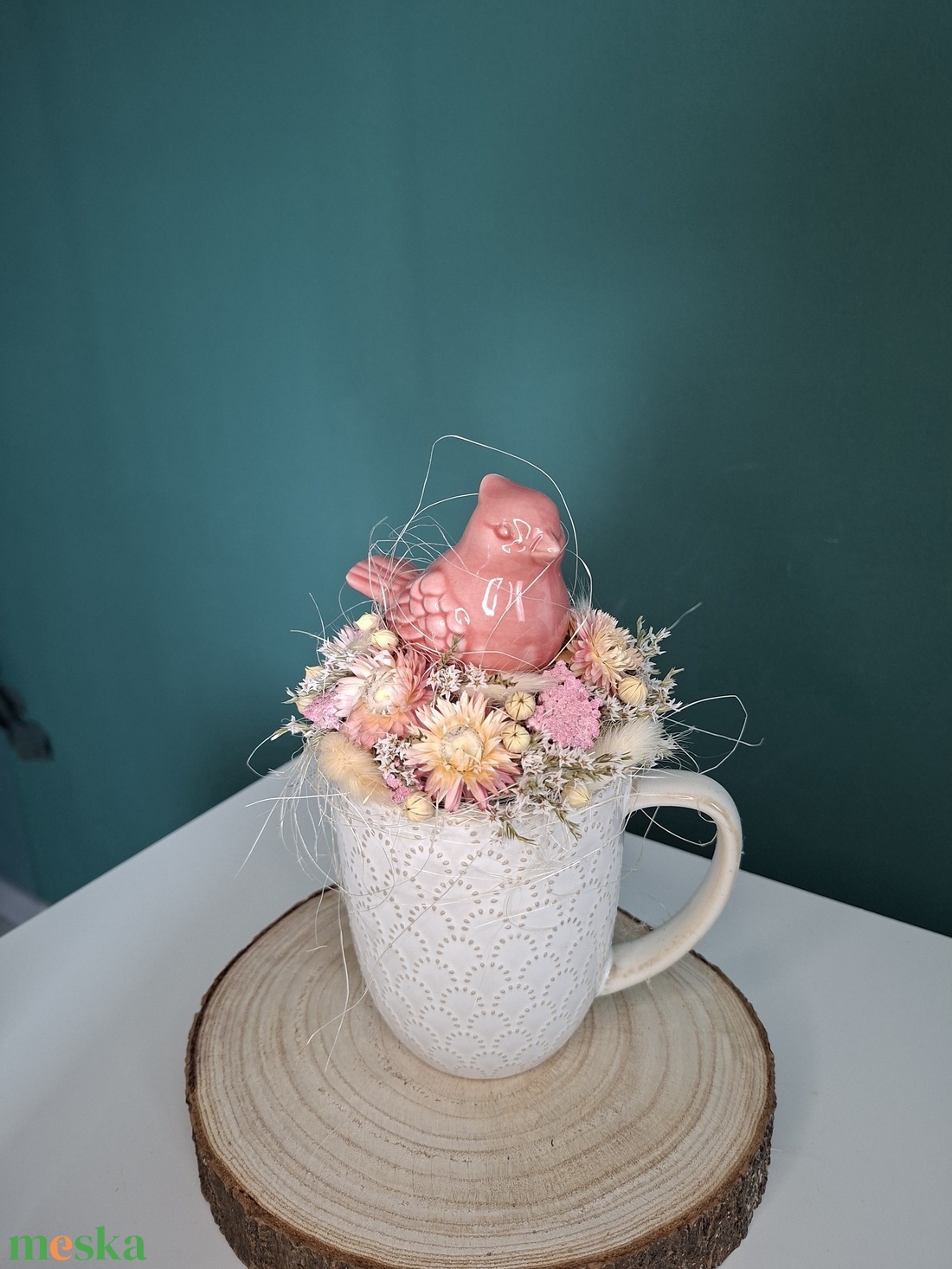 Szárazvirágos bögrés dísz madárkával - otthon & életmód - dekoráció - ajtó- és ablak dekoráció - ablakdísz - Meska.hu